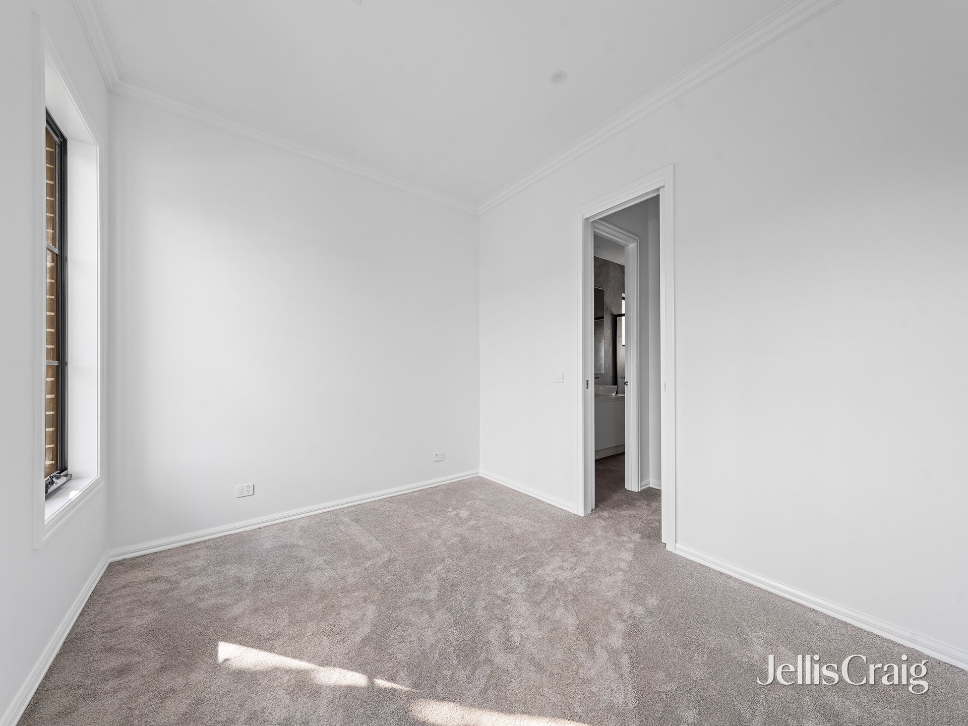 16B Dallas Street, Mount Waverley image 3