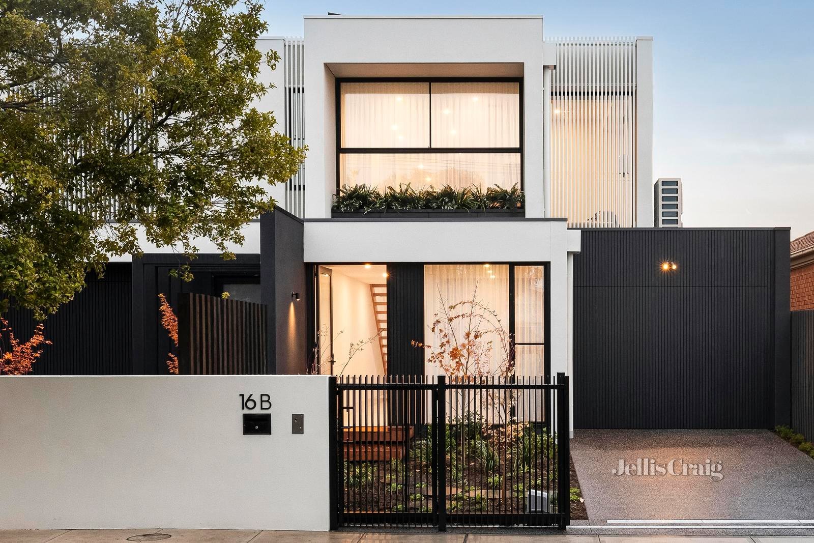 16B Foster Avenue, Glen Huntly image 1
