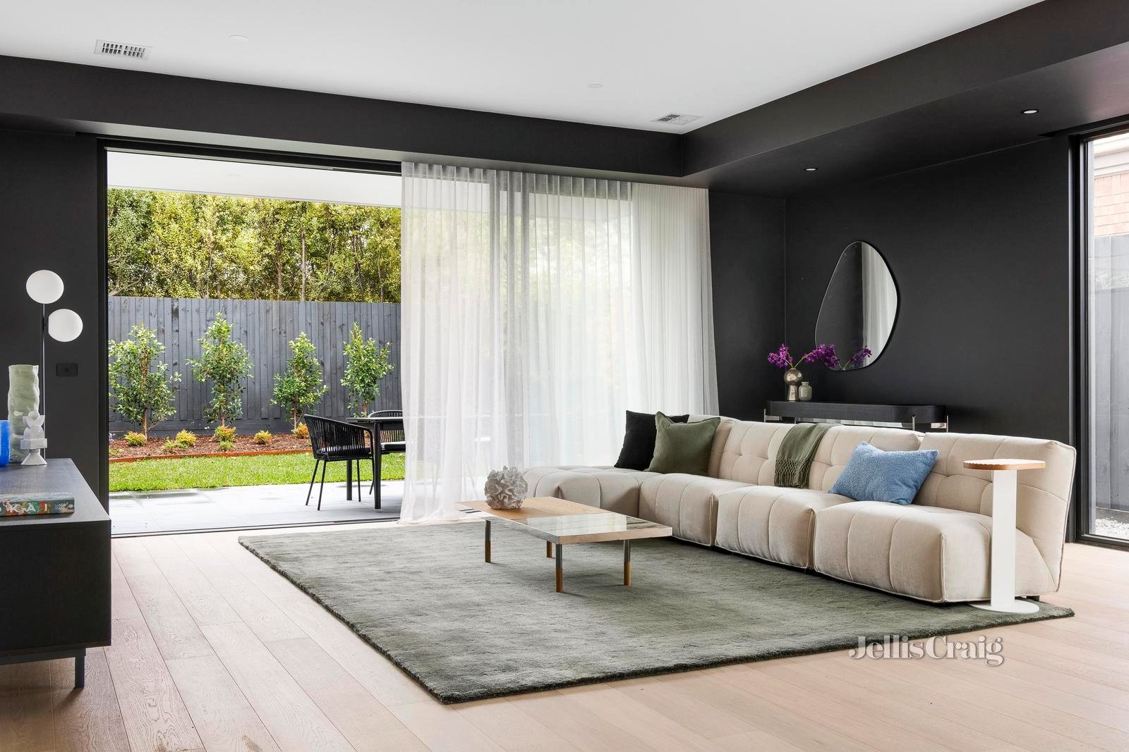16B Foster Avenue, Glen Huntly image 2