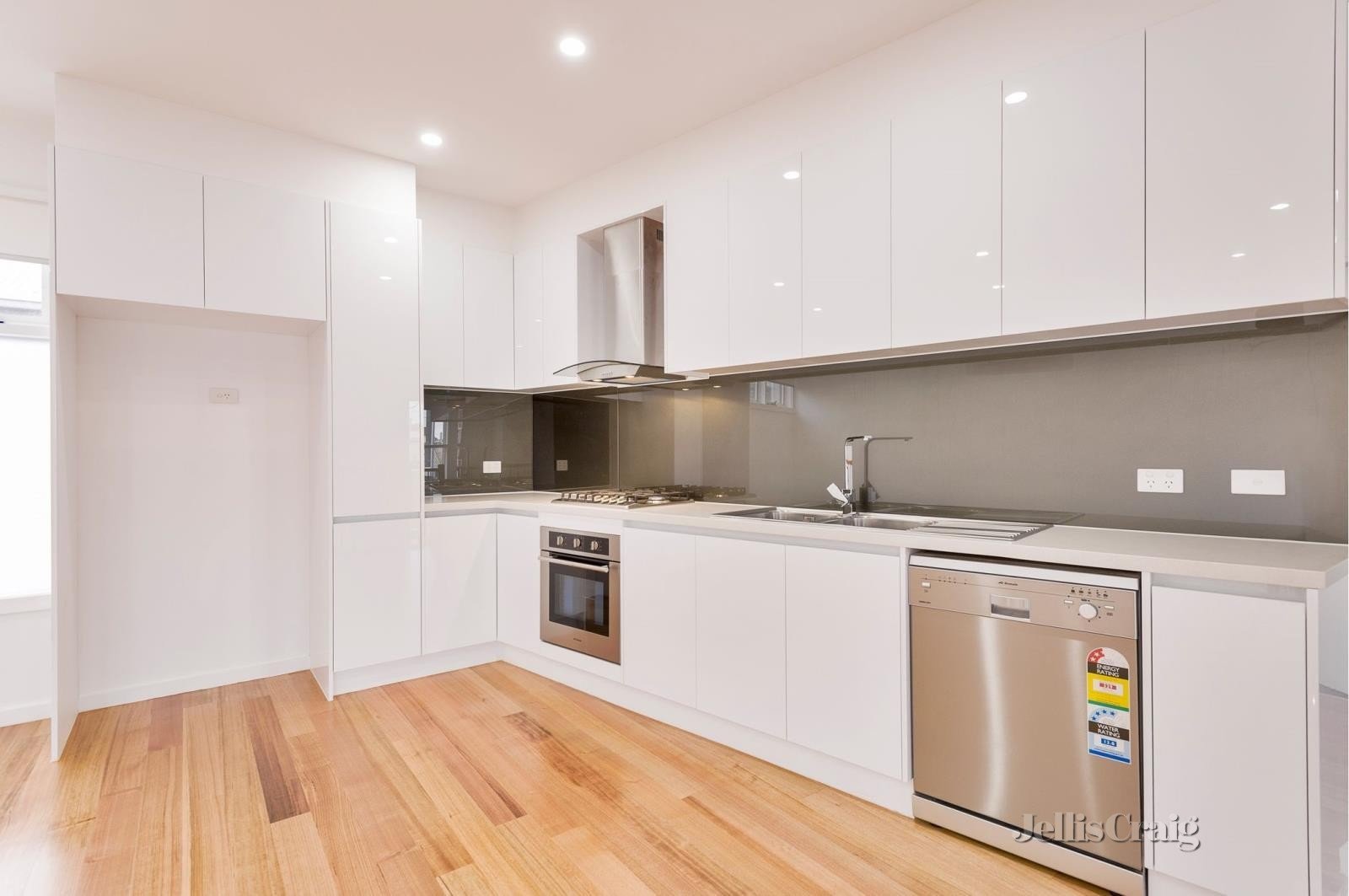 16B Ryan Street, Brunswick East image 3