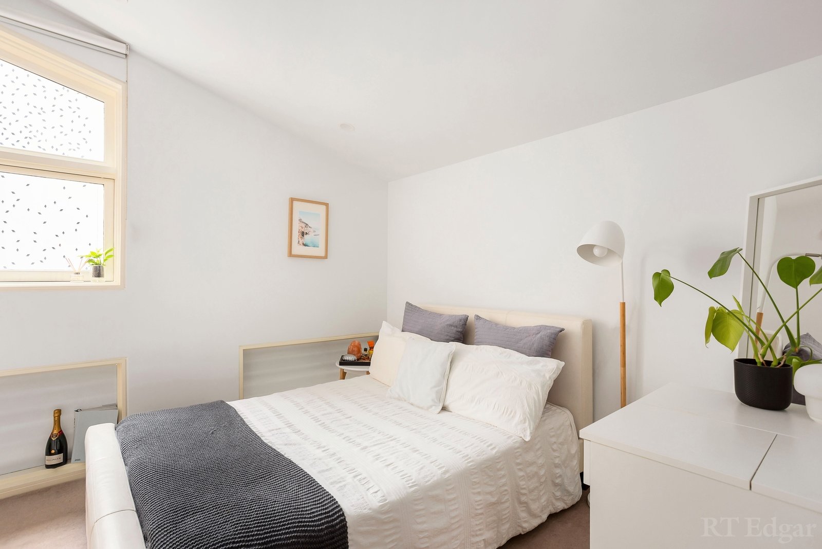 Property Gallery Thumbnail 6