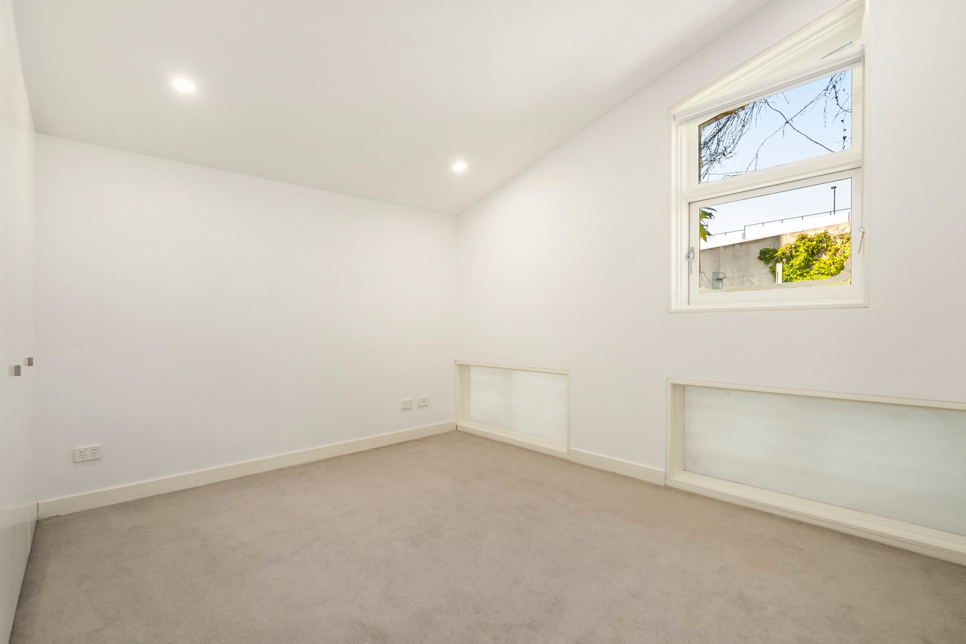 Property Gallery Thumbnail 5