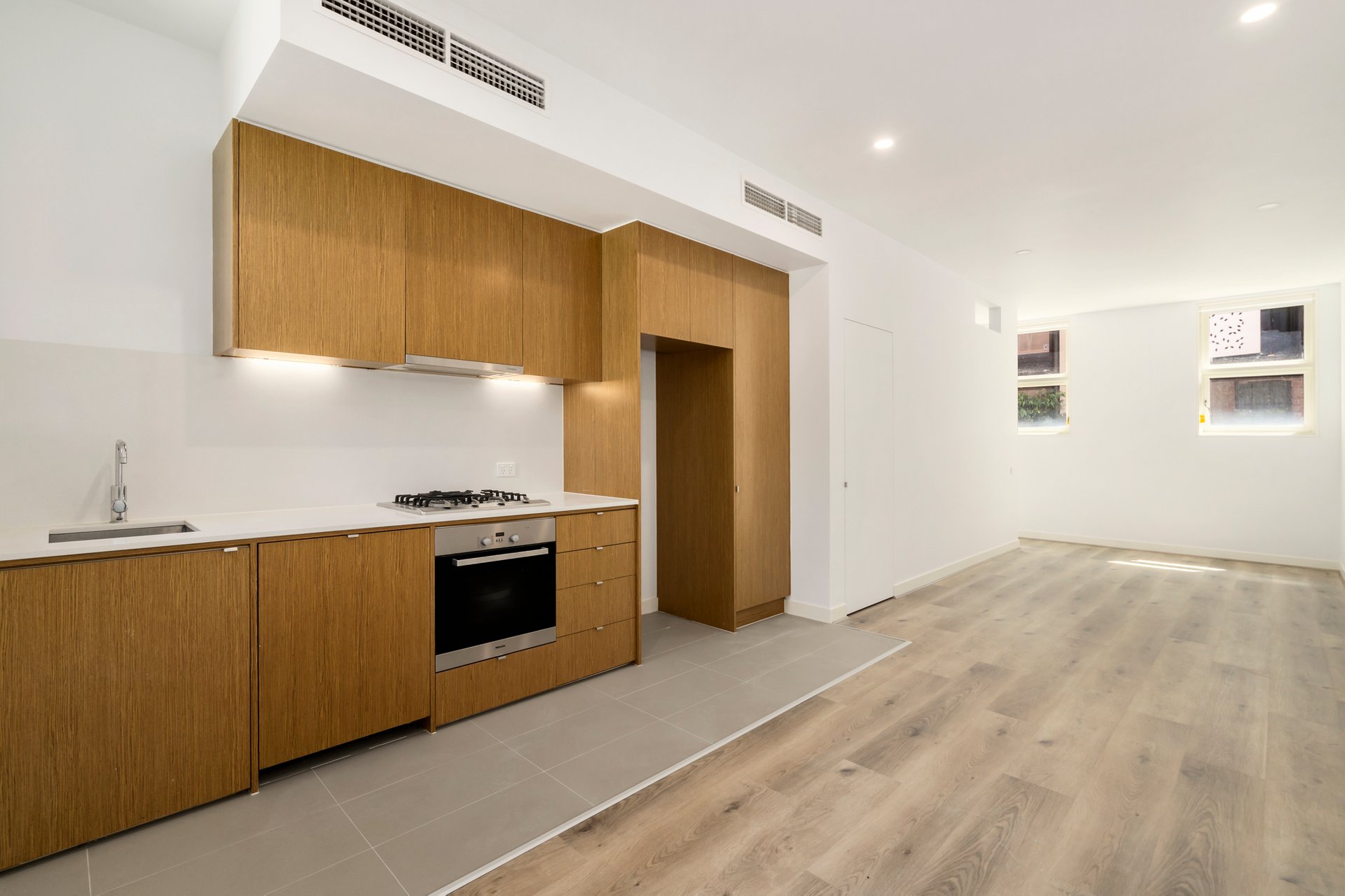 Property Gallery Thumbnail 3