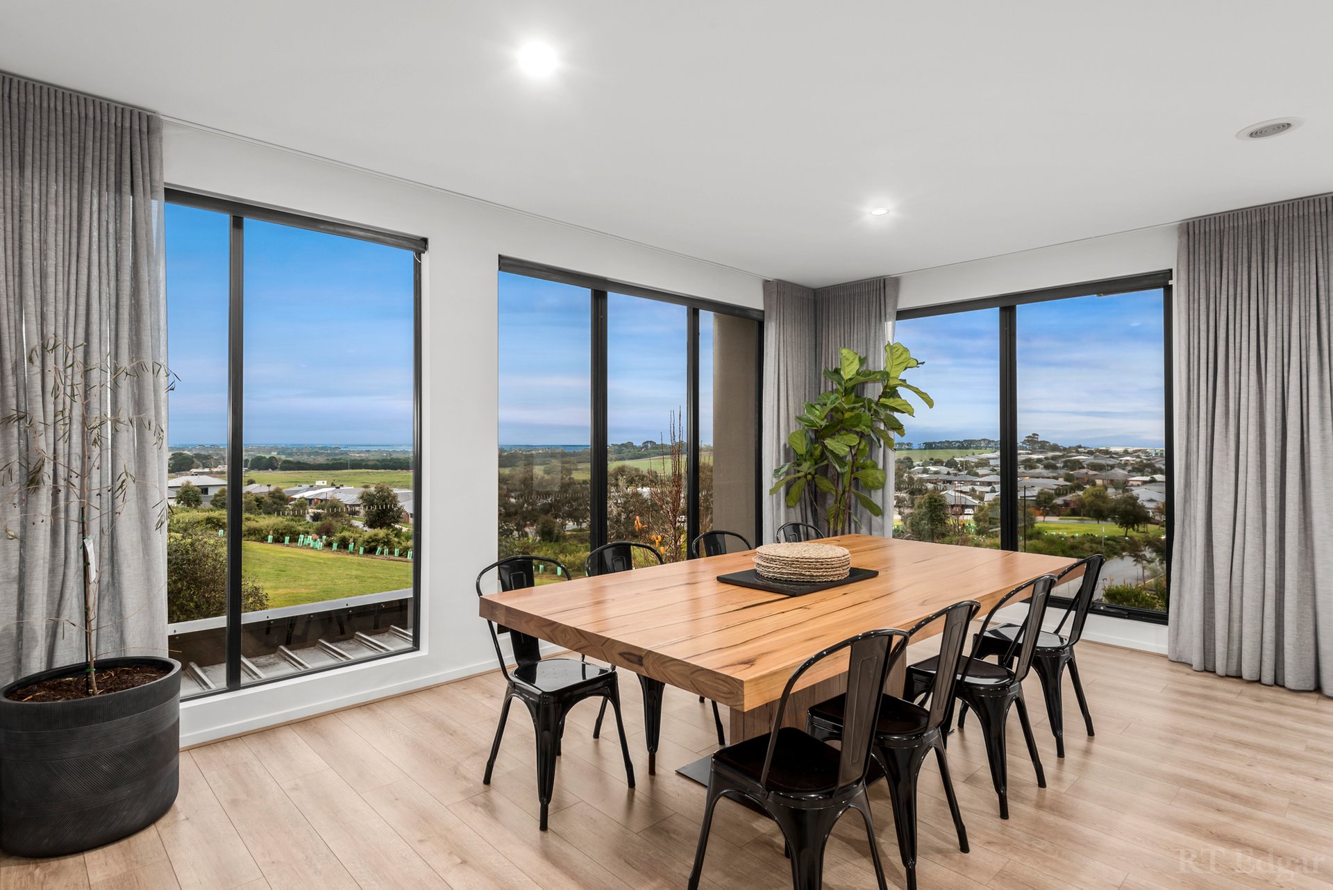 Property Gallery Thumbnail 13