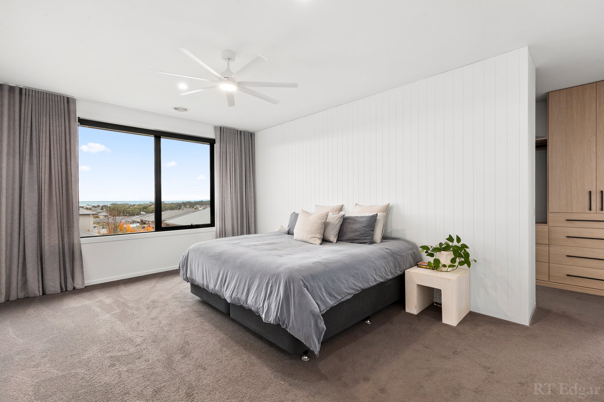 Property Gallery Thumbnail 18