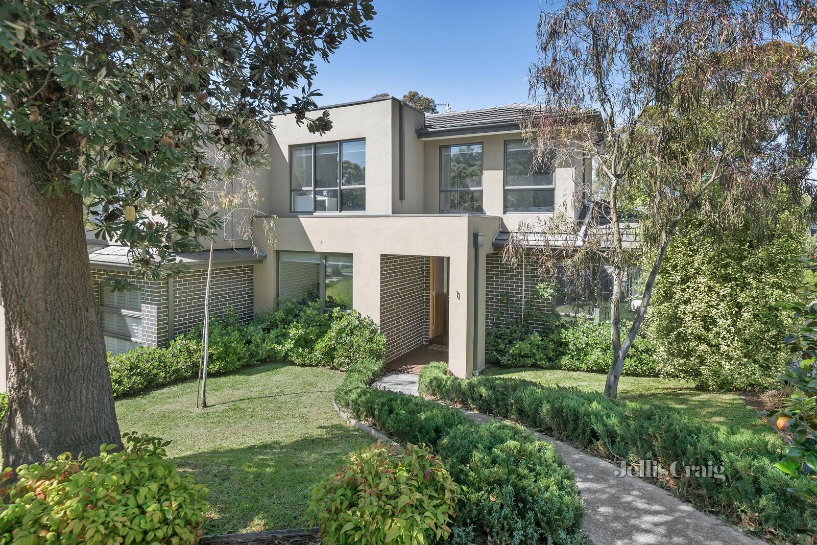 1/7-8 Seaton Court, Mount Waverley image 2