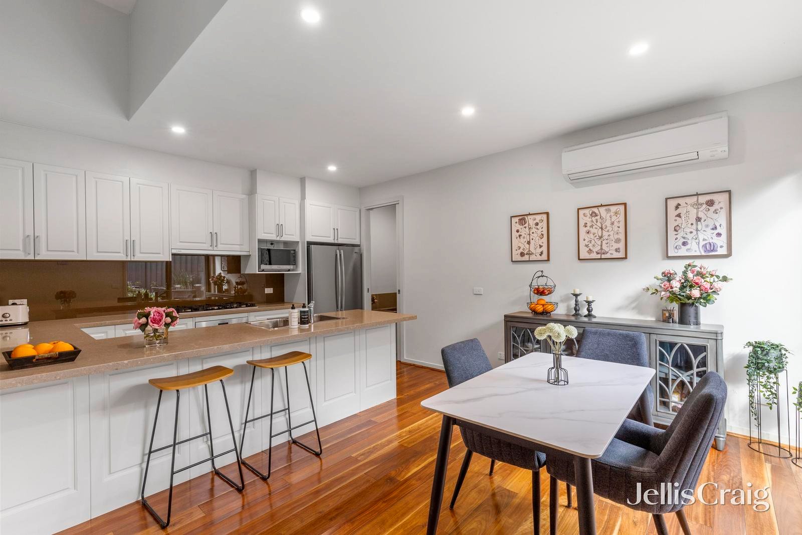 1/7-8 Seaton Court, Mount Waverley image 4