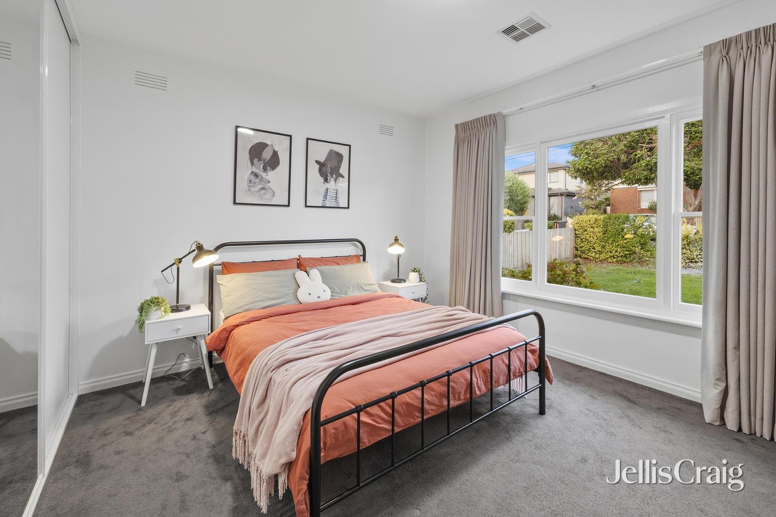 17 Adrienne Crescent, Mount&nbsp;Waverley image 8