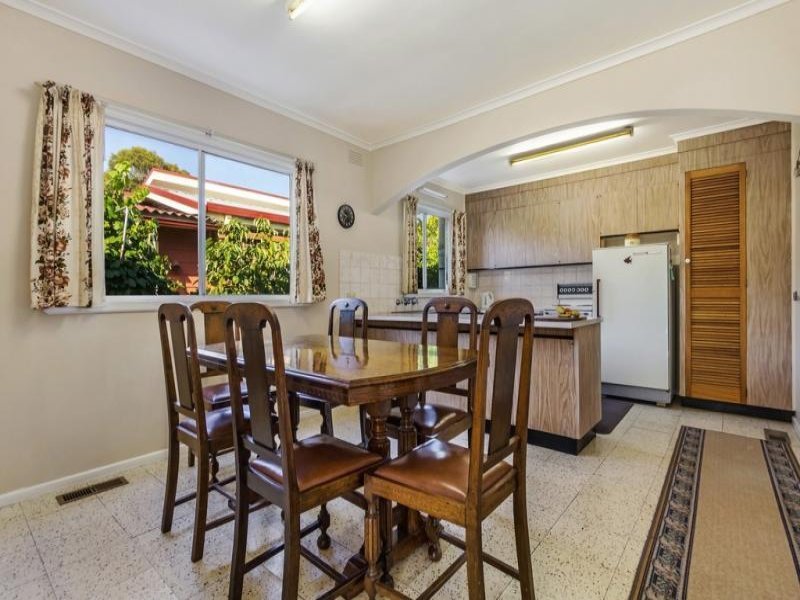 17 Alfreda Avenue, Bulleen image 3