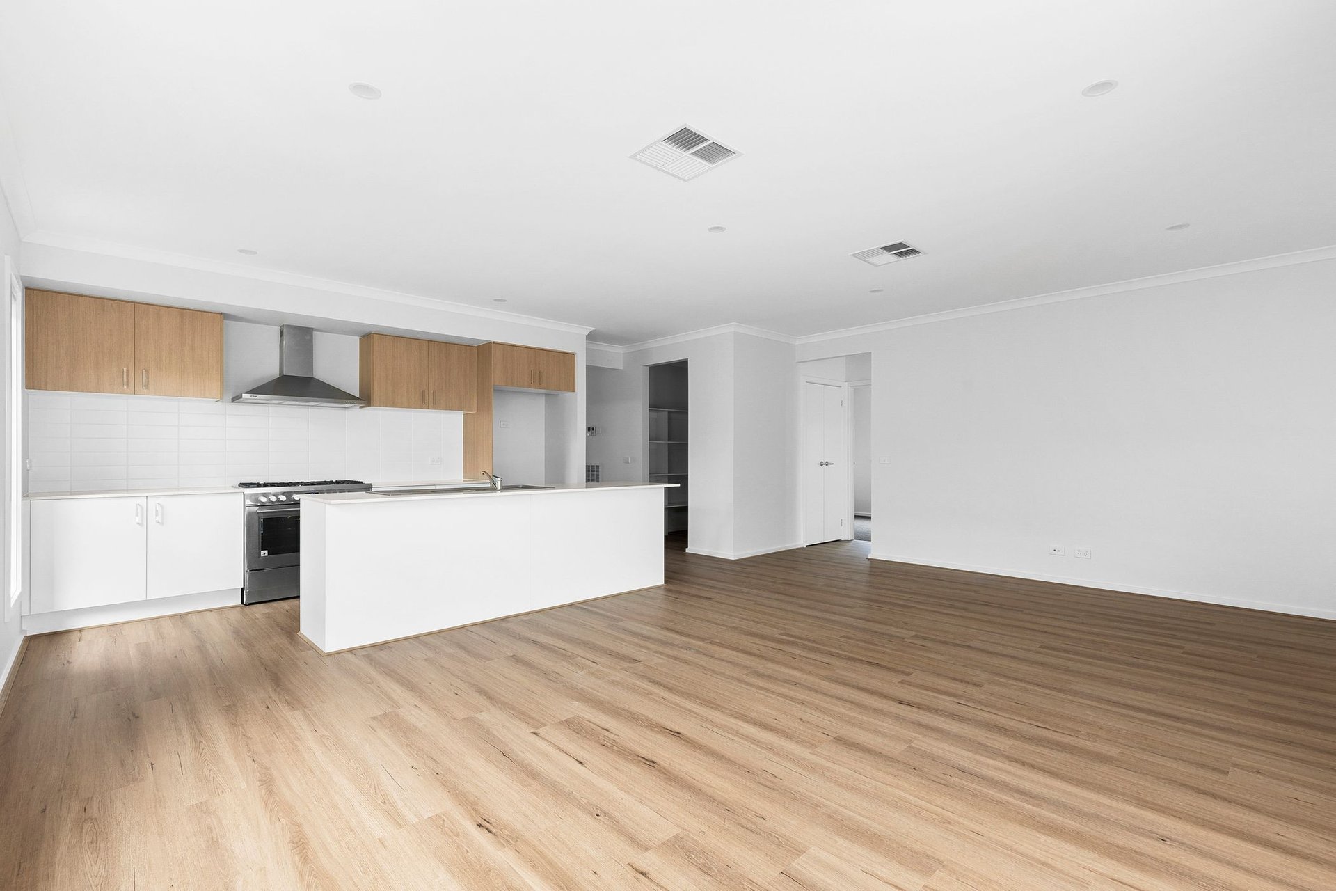 17 Almon Street, Charlemont image 2