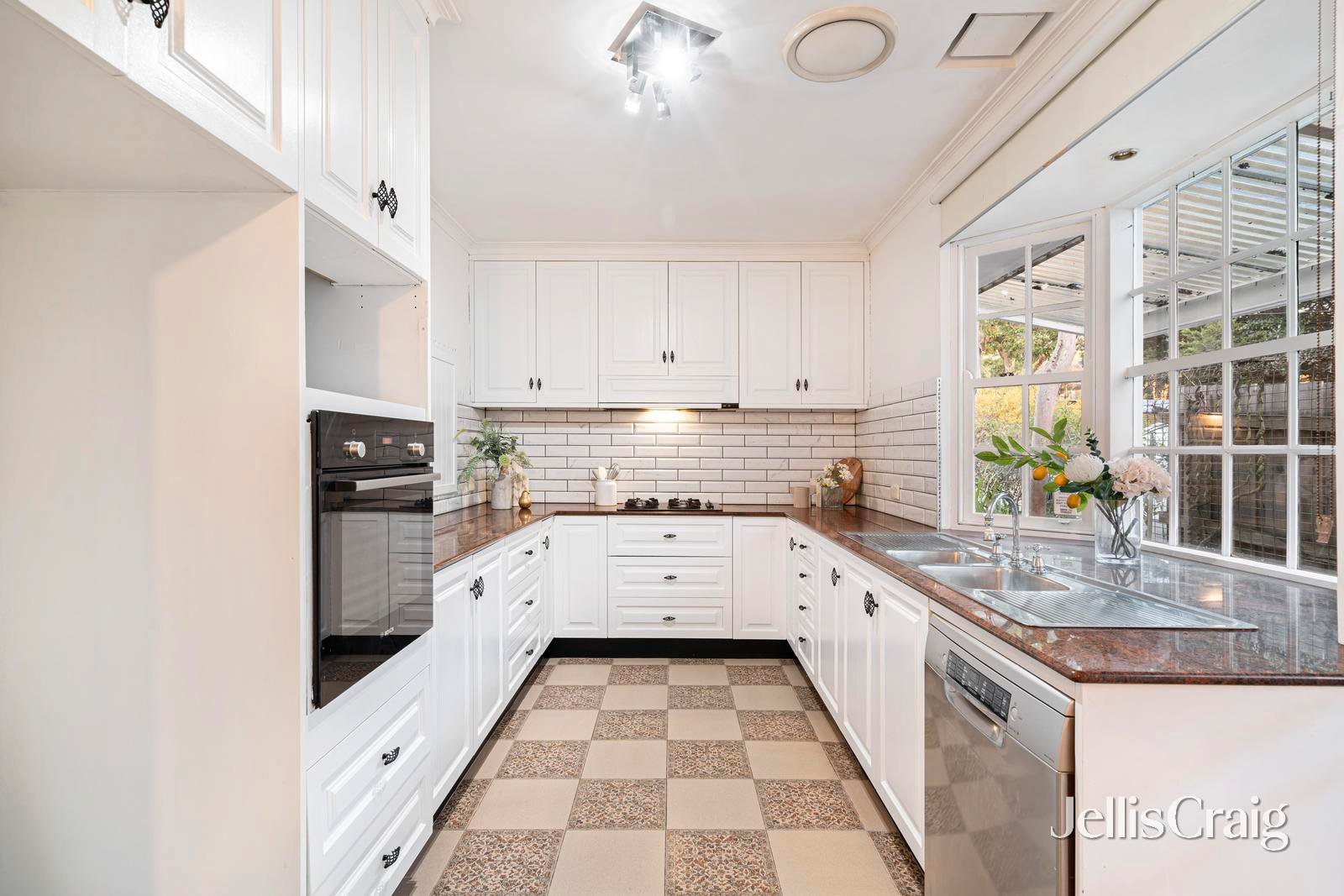 17 Alvena Crescent, Heathmont image 6