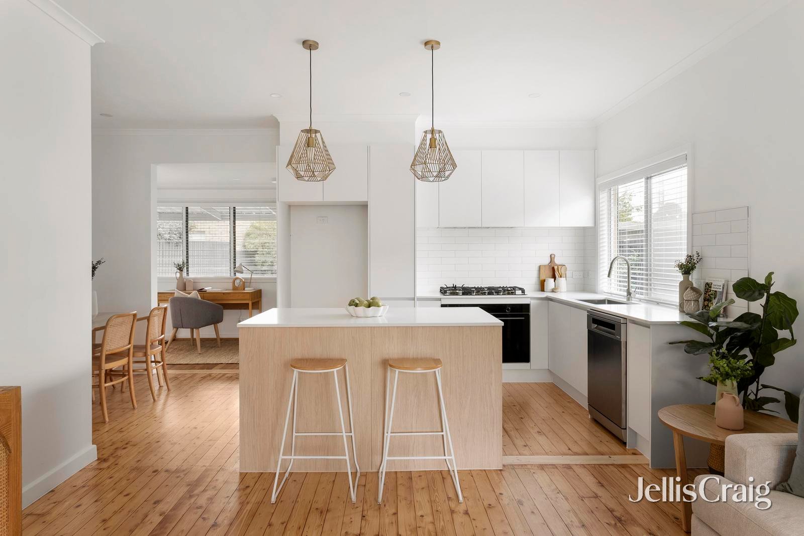 17 Ameily Crescent, Reservoir image 2