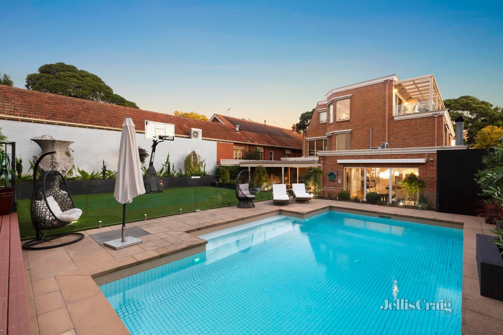 17 Anderson Road, Hawthorn East image 2
