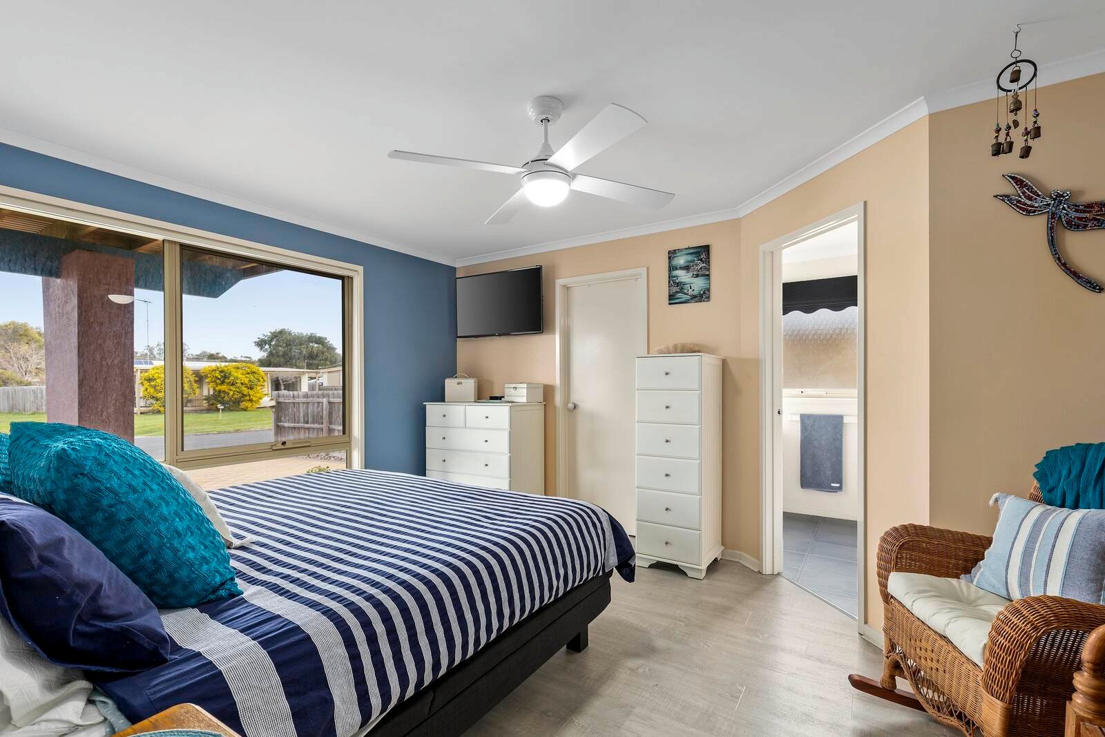 Property Gallery Thumbnail 9