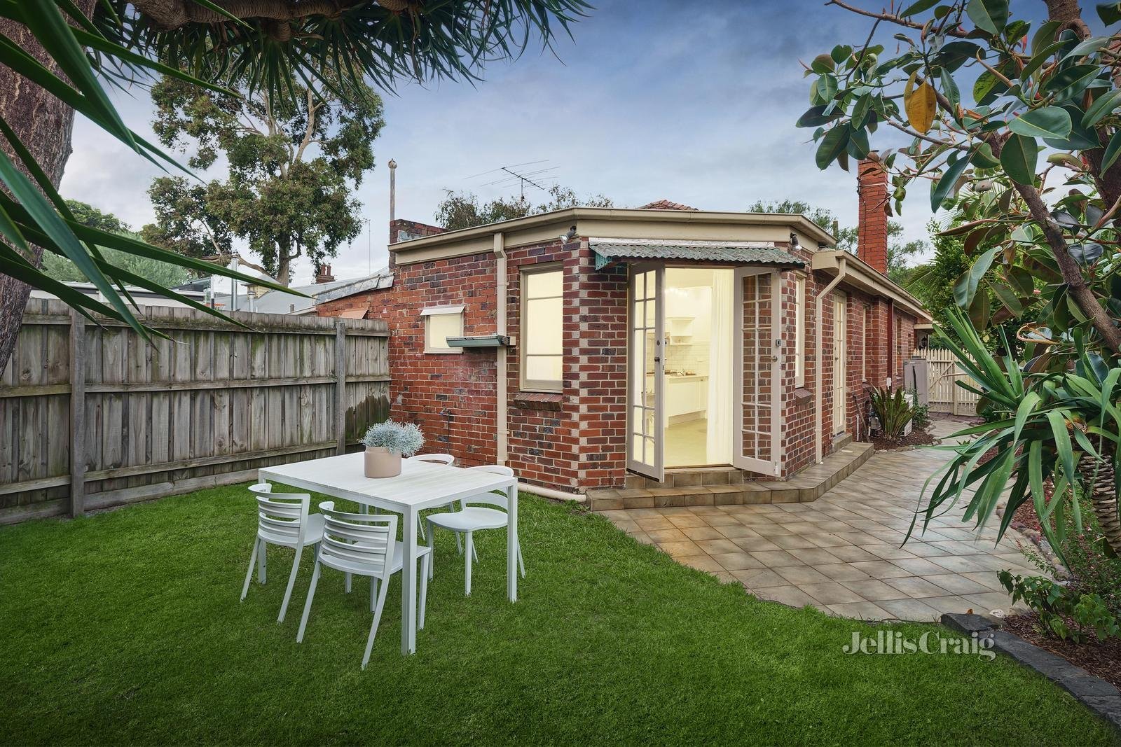 17 Arkle St, Prahran image 2