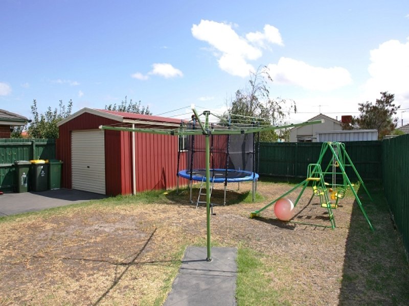 17 Ashby Court, Altona Meadows image 5