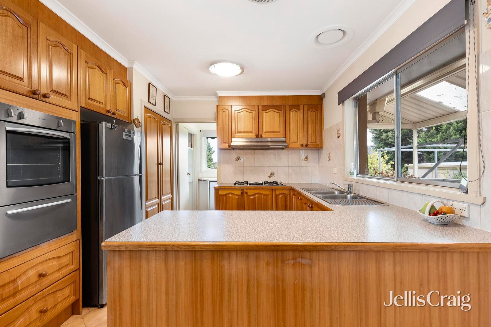 17 Barton Street, Doncaster East image 5