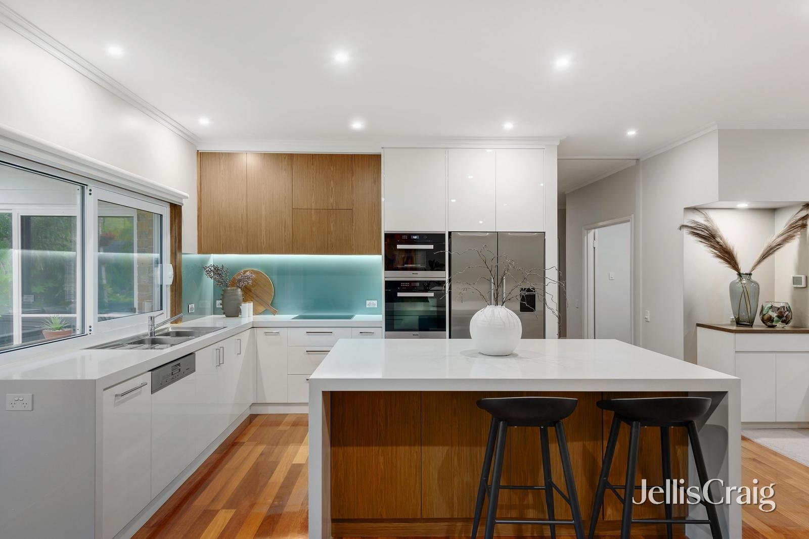 17 Bellaire Court, Beaumaris image 8
