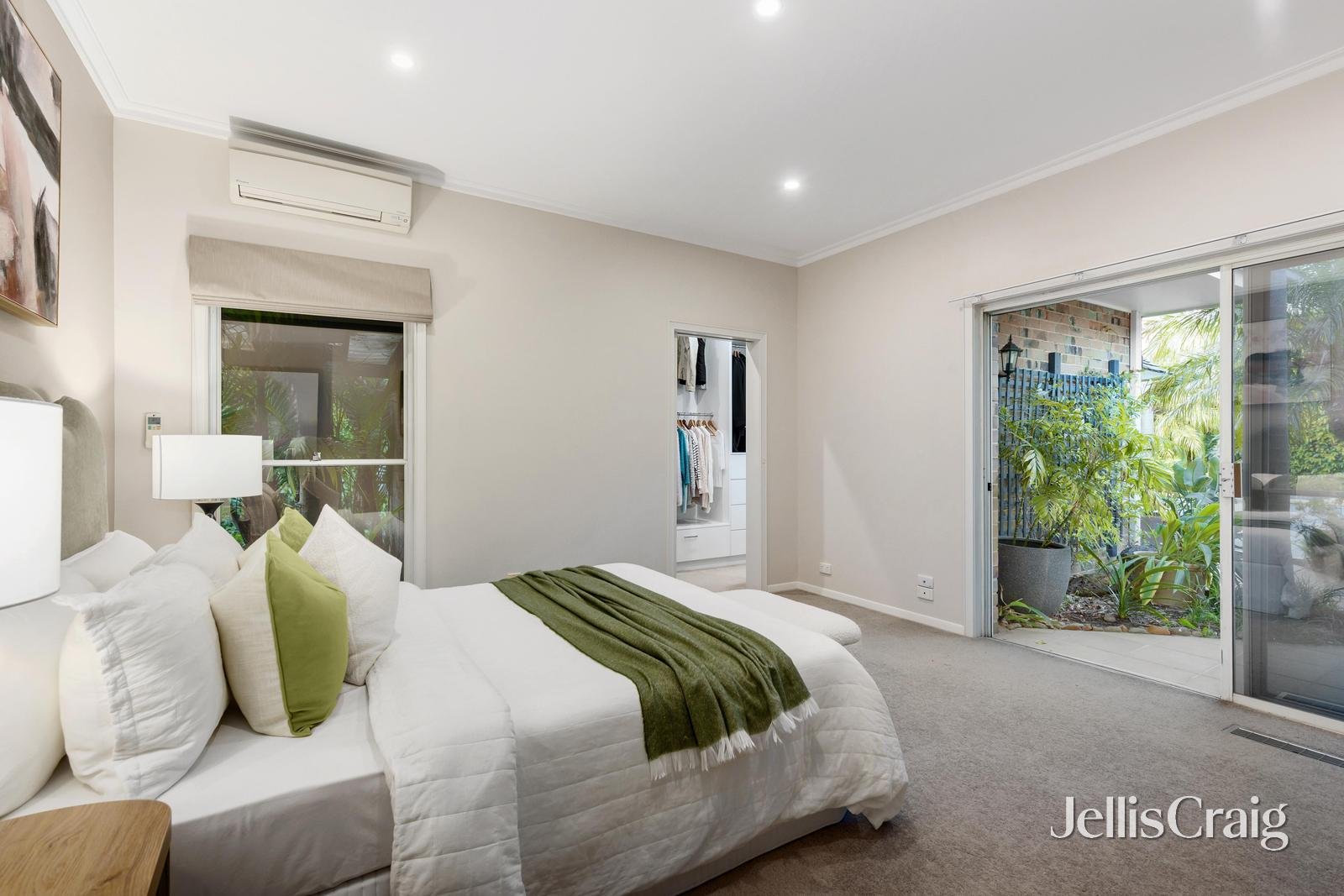 17 Bellaire Court, Beaumaris image 14