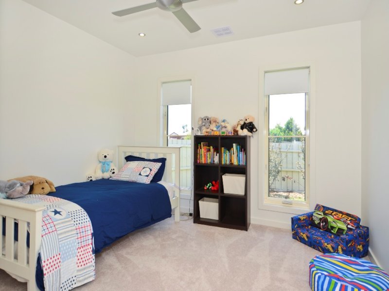 17 Birchwood Drive, St Albans Park image 9