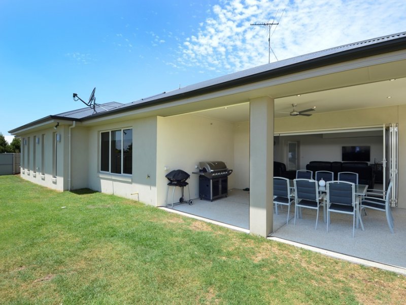 17 Birchwood Drive, St Albans Park image 13