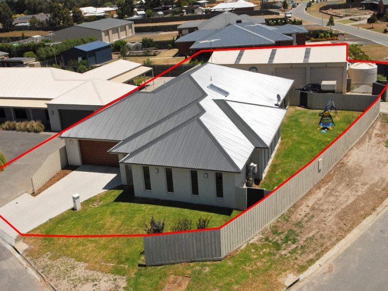 17 Birchwood Drive, St Albans Park image 15