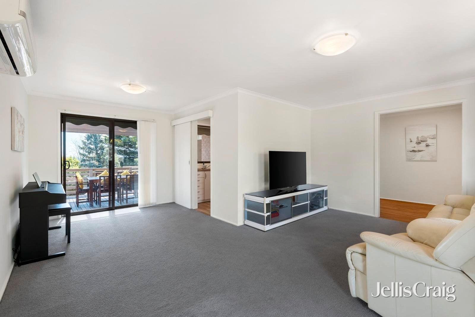 17 Blueberry Road, Mooroolbark image 4