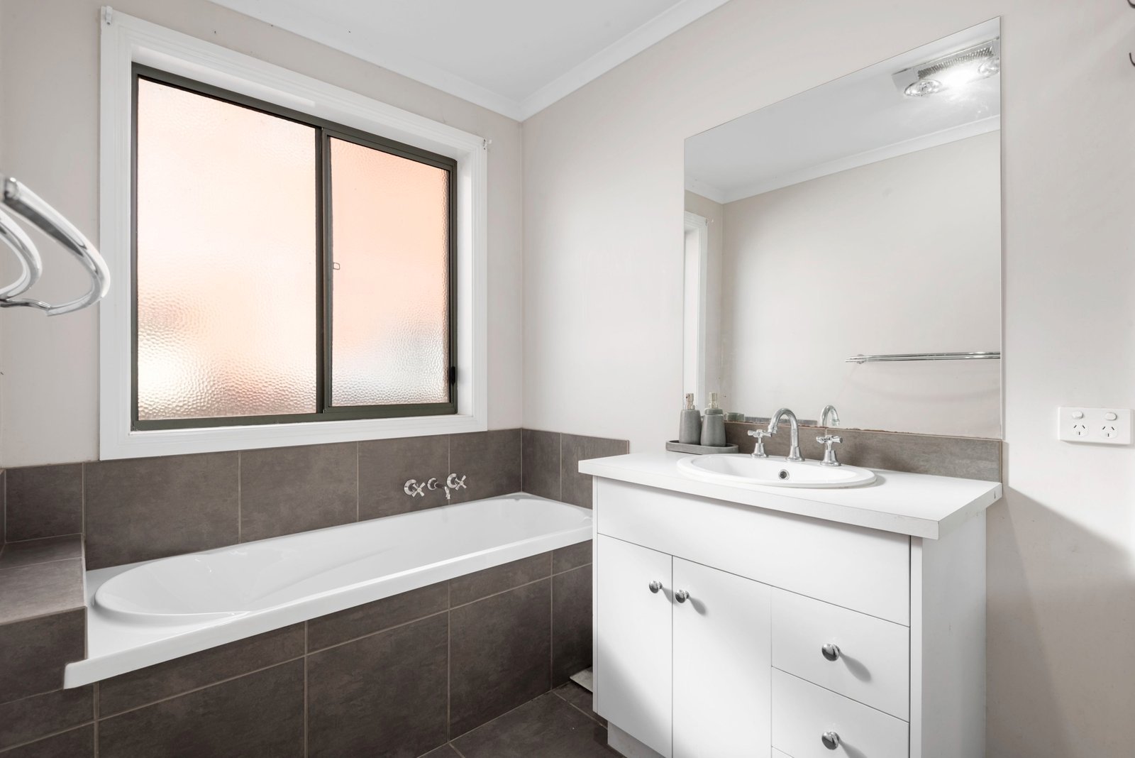 Property Gallery Thumbnail 6