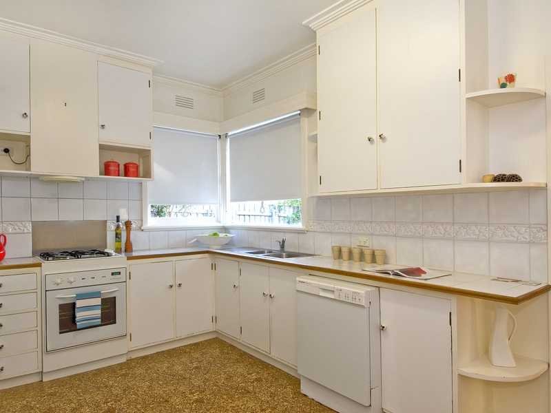 17 Brocka Avenue, Belmont image 4