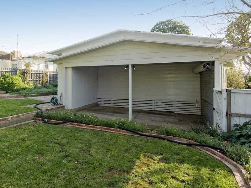 17 Brocka Avenue, Belmont image 12