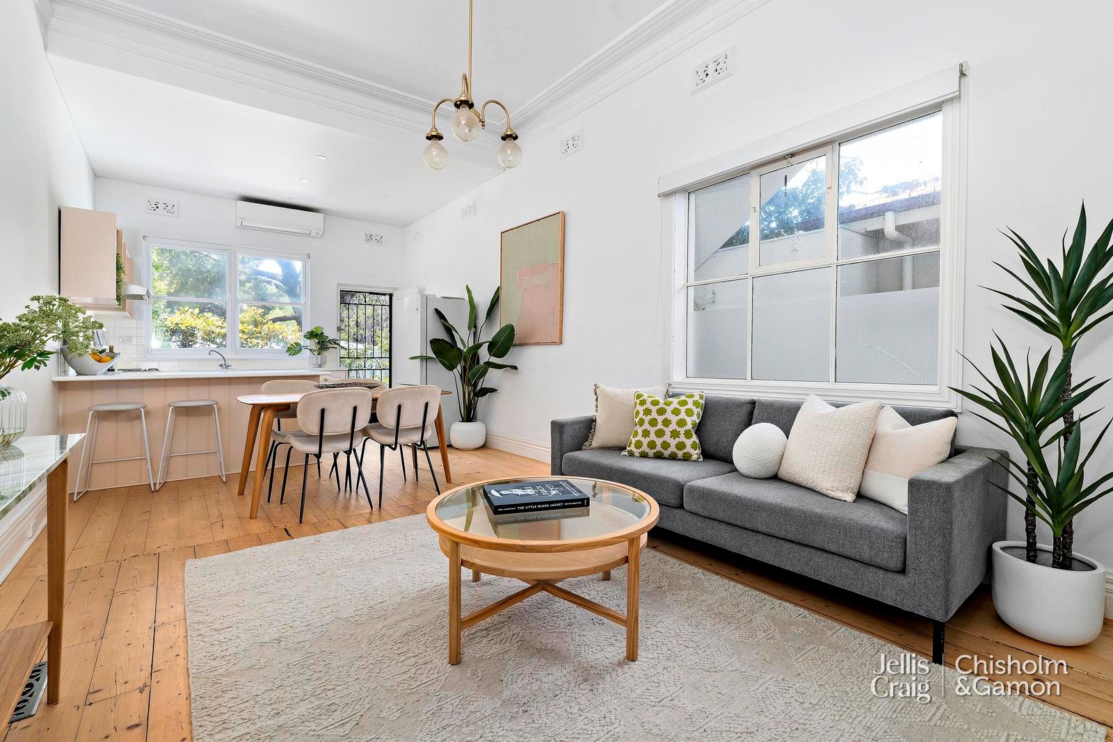 17 Byron Street, Elwood image 2