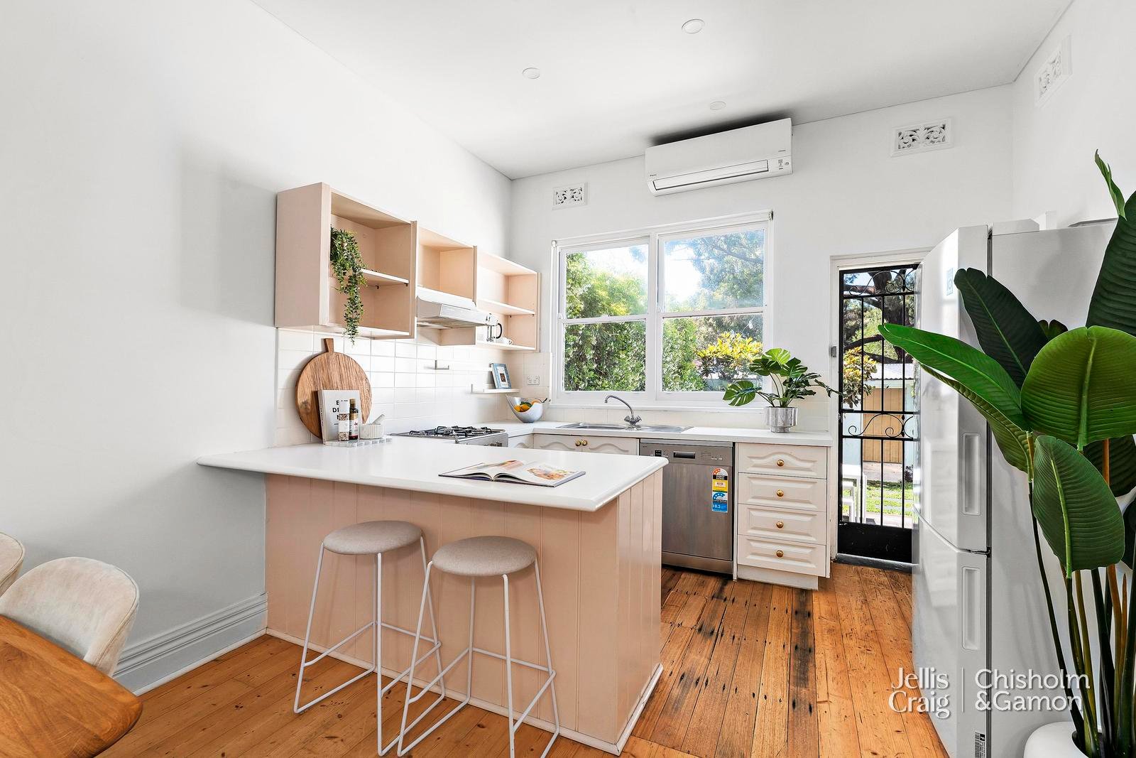 17 Byron Street, Elwood image 6