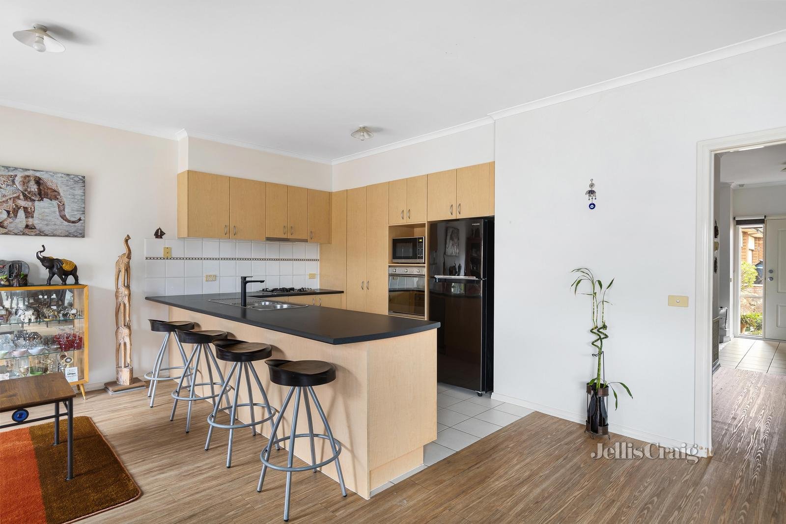 17 Cascades View, Yallambie image 2