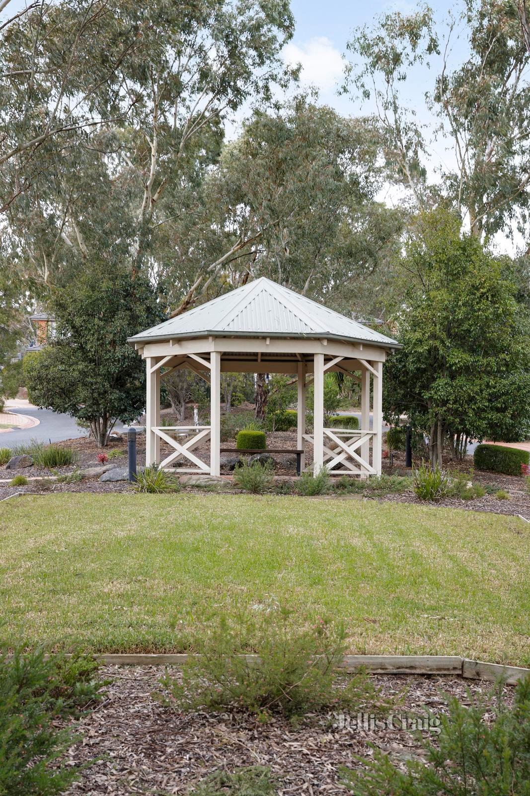 17 Cascades View, Yallambie image 17