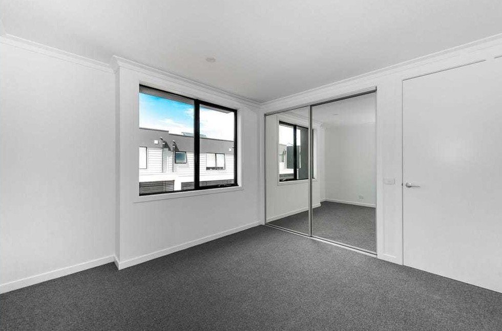 17 Celeste Walk, Clayton South image 3