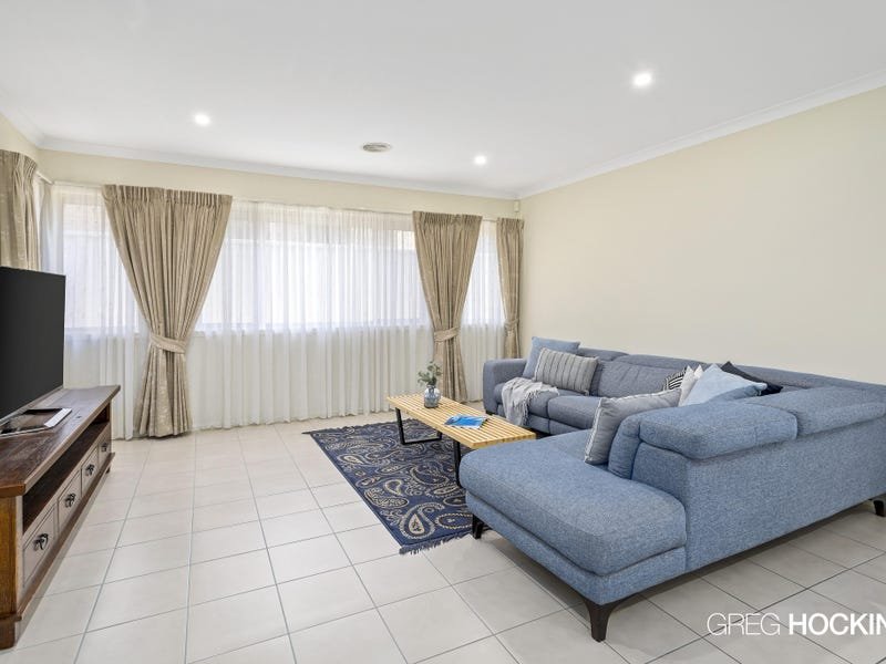 17 Civic Parade, Seaholme image 2