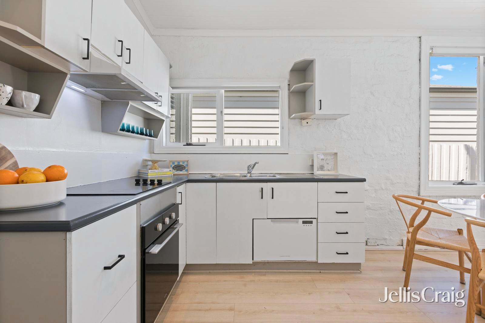 17 Clarence Street, Flemington image 2