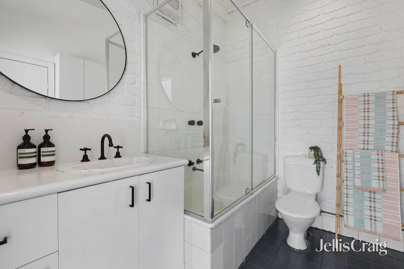 17 Clarence Street, Flemington image 9