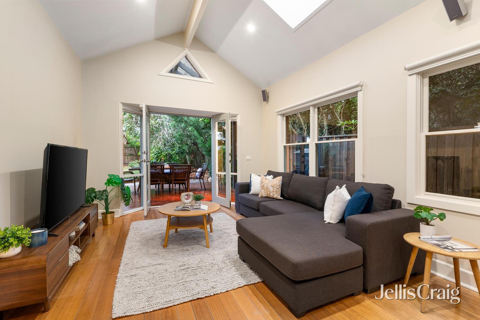 17 Clifton Street, Blackburn image 3