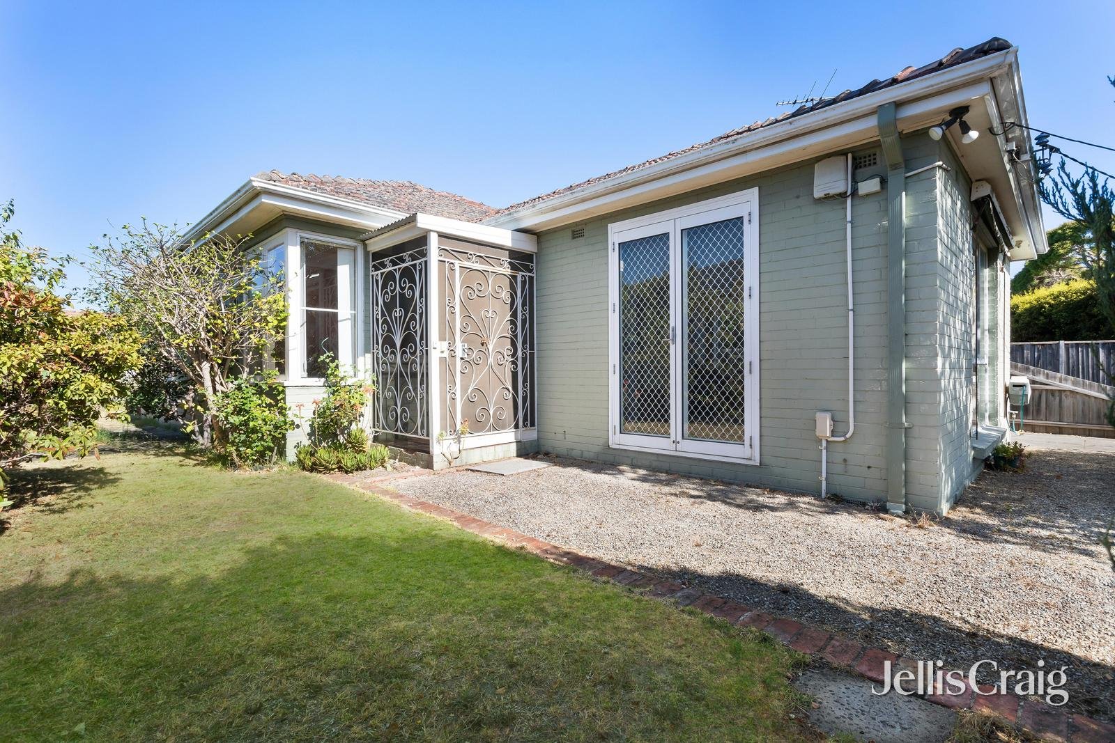 17 Crosbie Road, Murrumbeena image 2