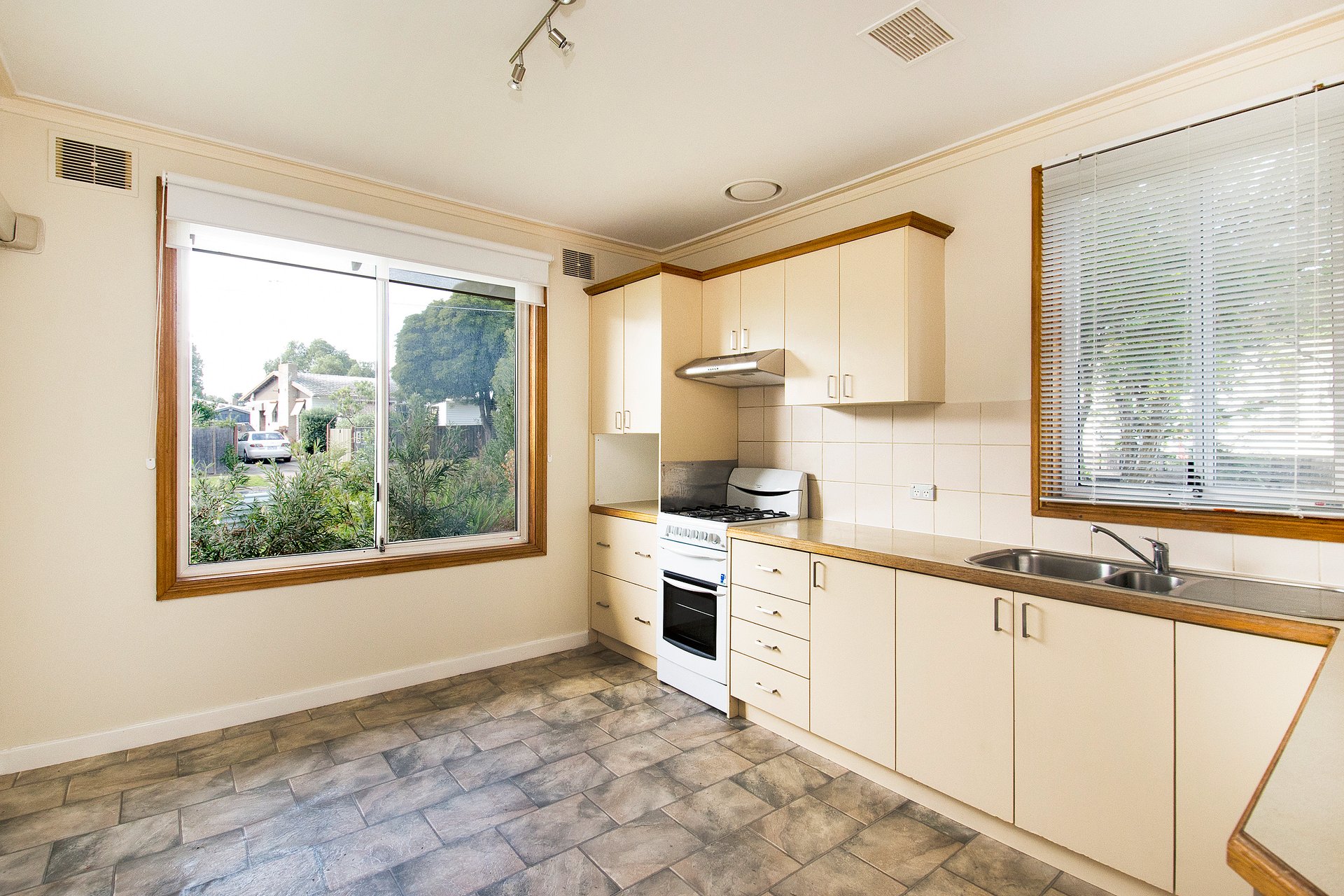 17 Curlew Crescent, Norlane image 3