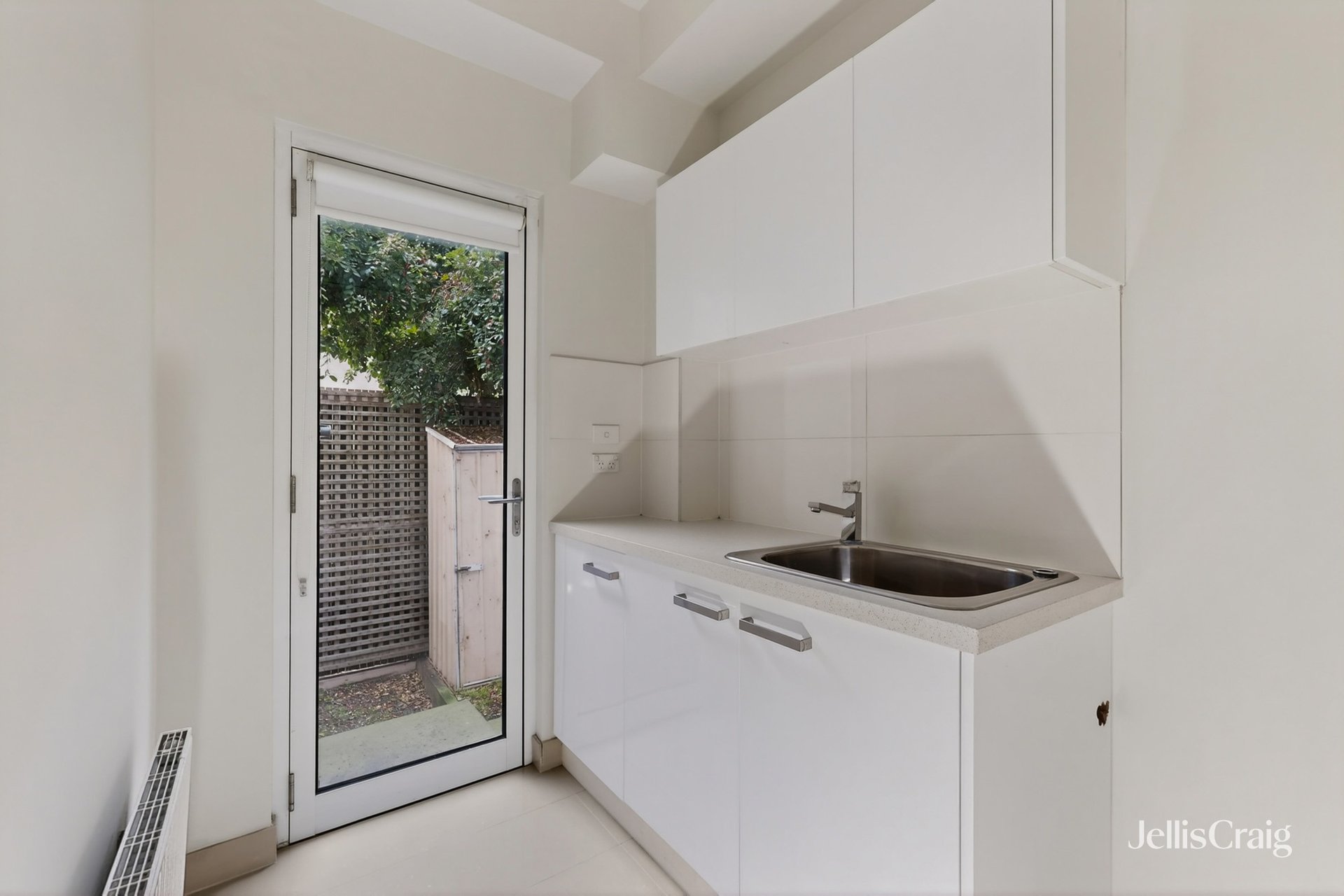 17 Daphne Street, Canterbury image 11