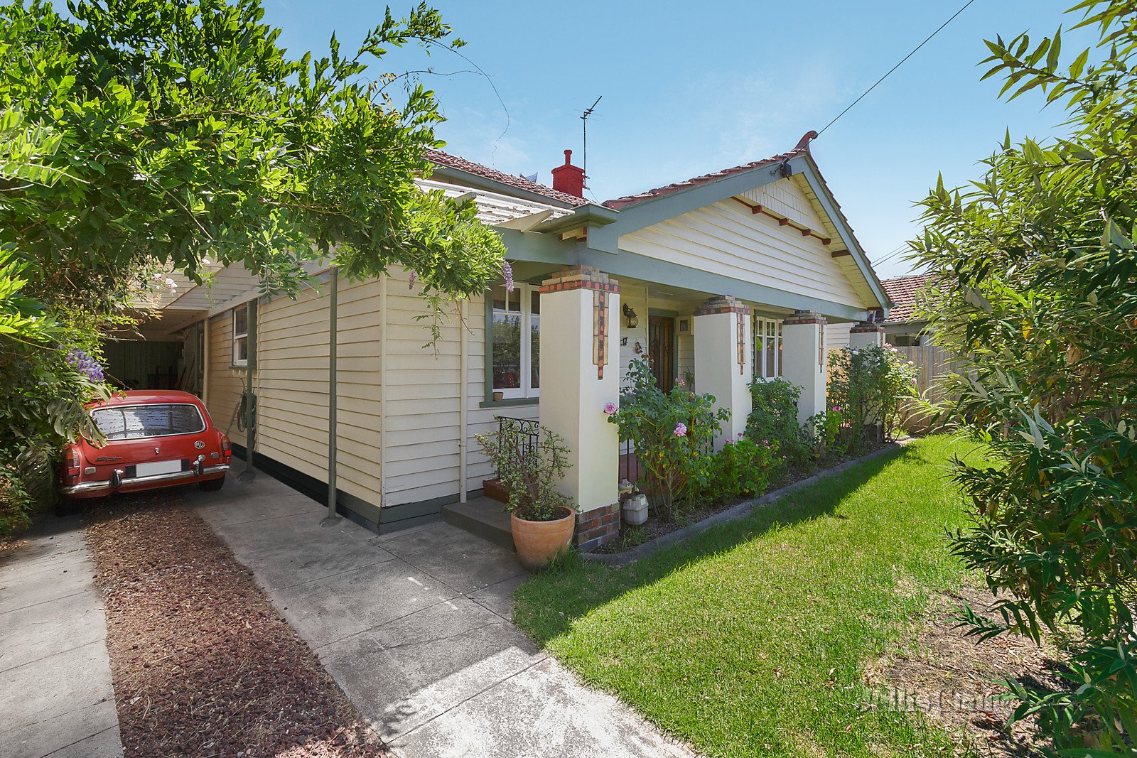 17 Darlington Grove, Coburg image 1