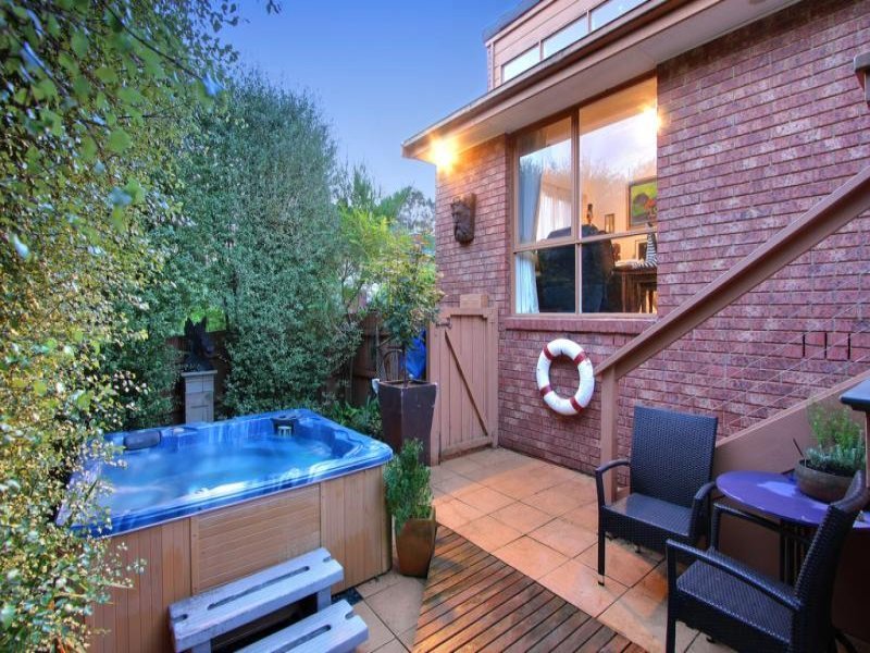 1/7 David Street, Ringwood image 8