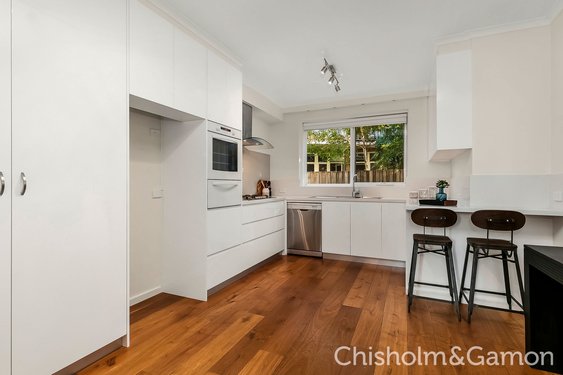 1/7 Dickens Street, Elwood image 2