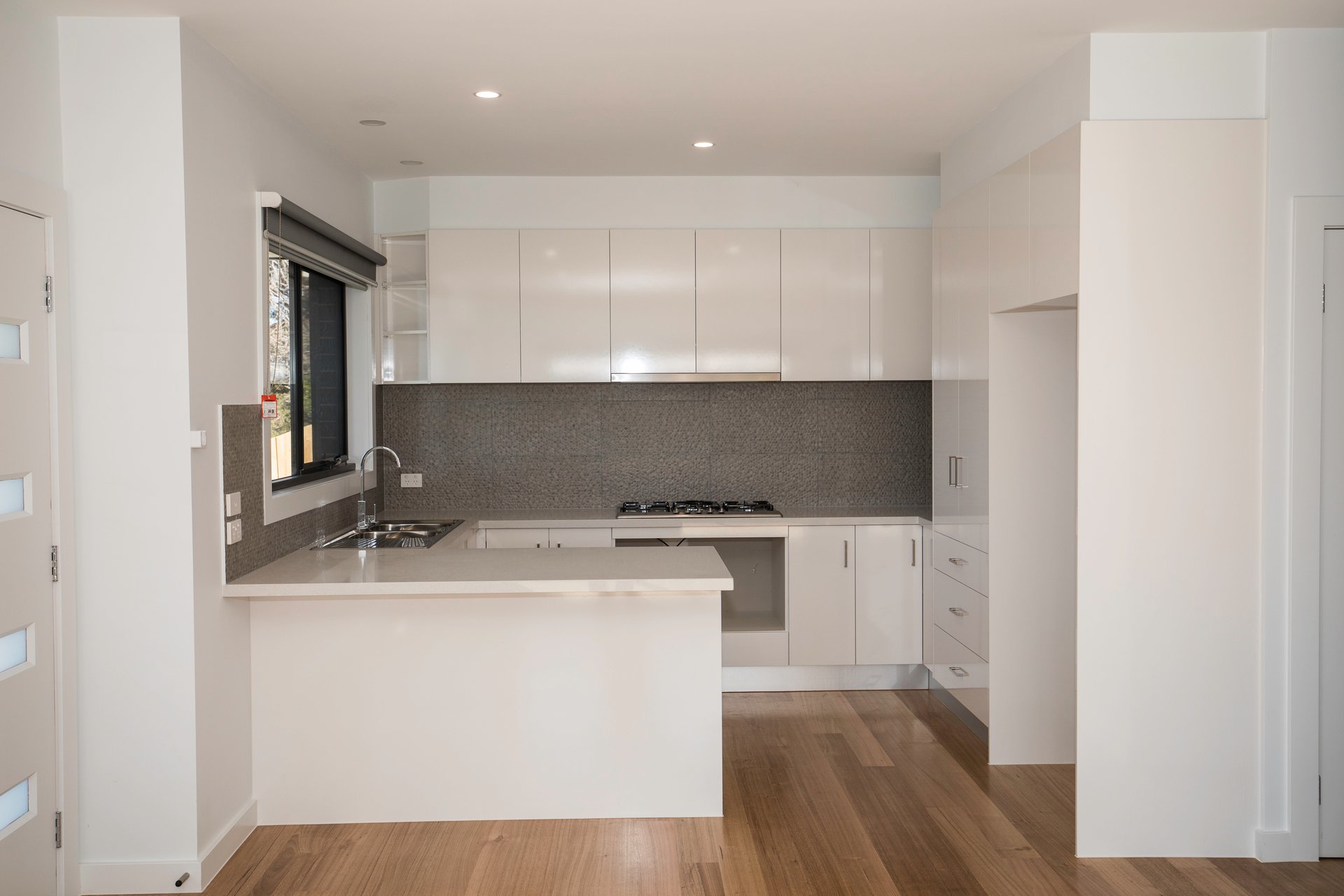 Property Gallery Thumbnail 3