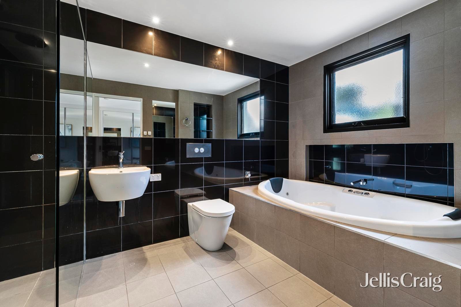 17 Dumossa Avenue, Rosebud image 15