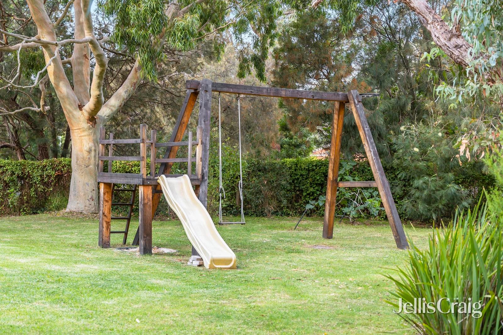 17 Dumossa Avenue, Rosebud image 19