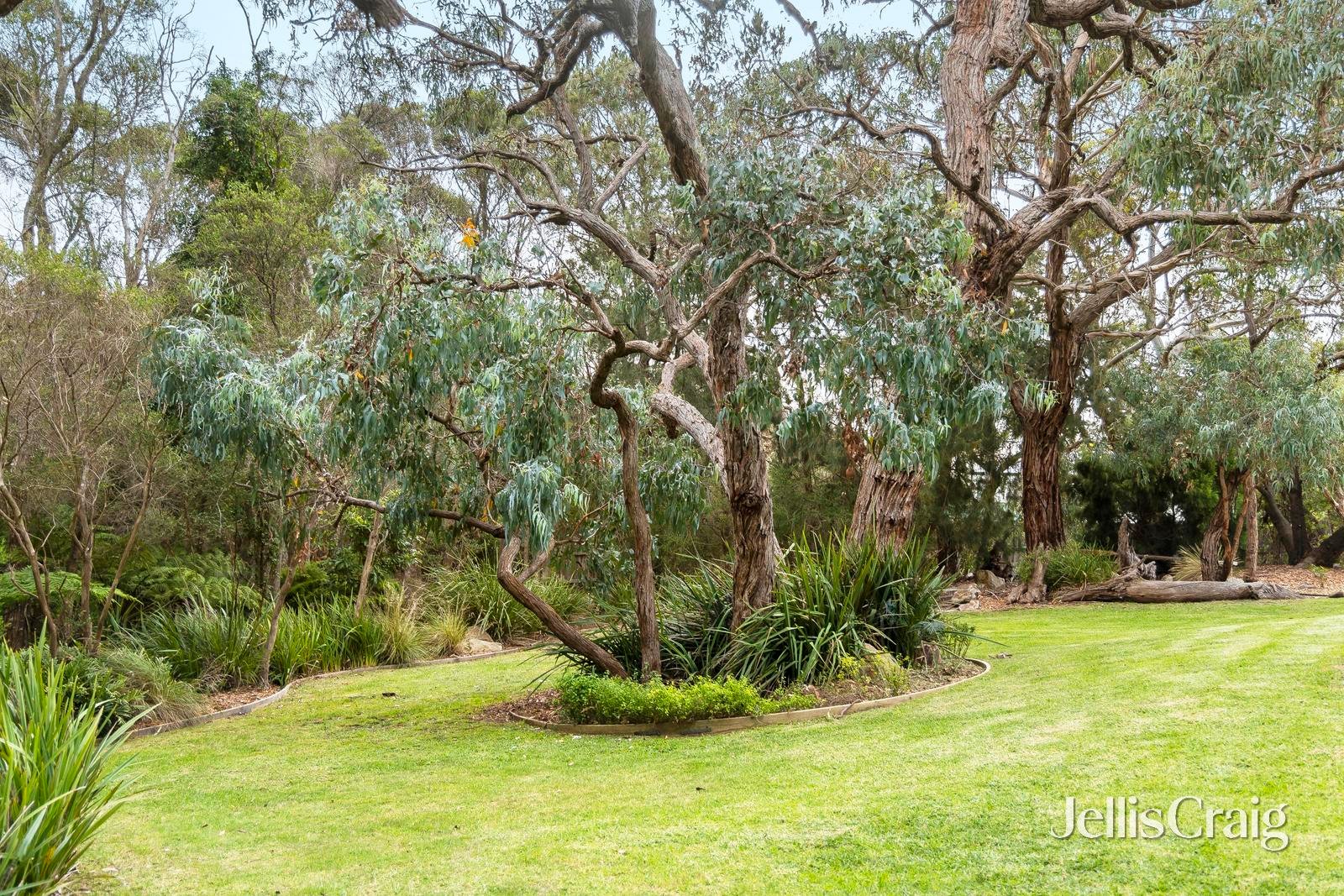 17 Dumossa Avenue, Rosebud image 21