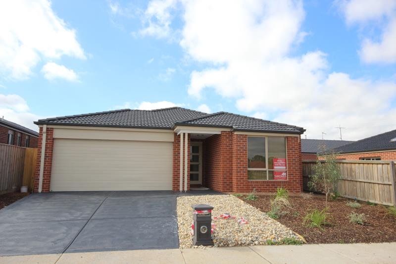 17 Dunraven Crescent, Doreen VIC 3754